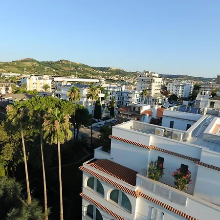 Altis Hotel 3*