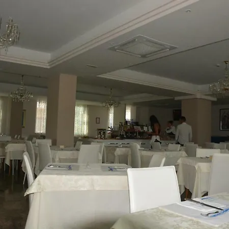 Altis 3*